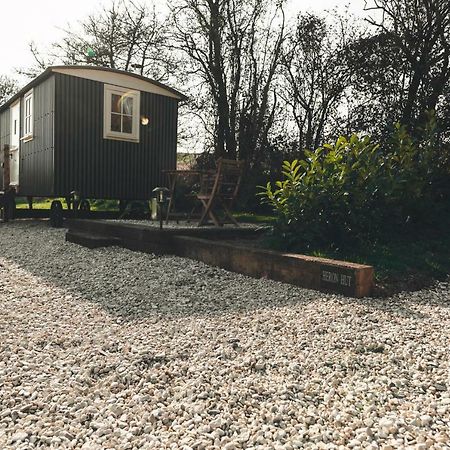Avon Riverside Glamping Warwick  Exterior photo