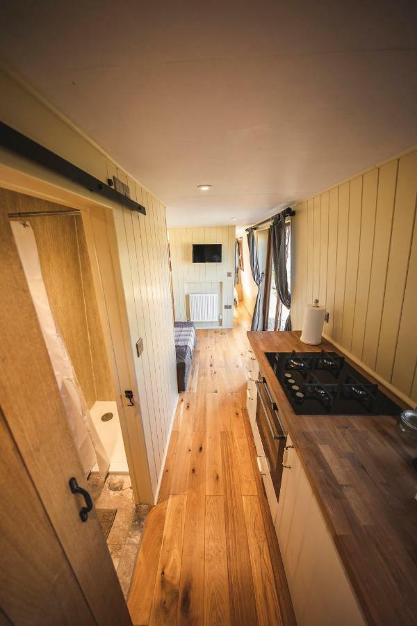Avon Riverside Glamping Warwick  Exterior photo
