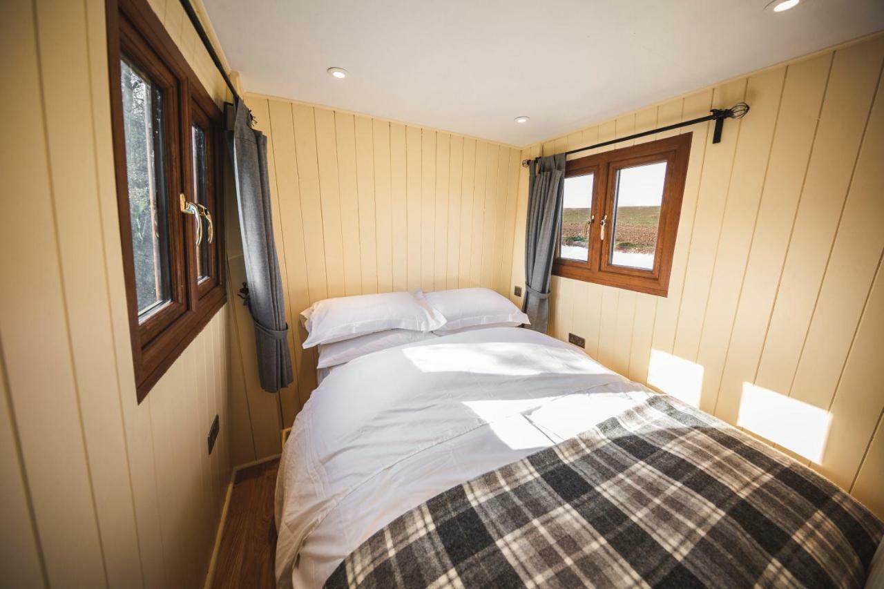 Avon Riverside Glamping Warwick  Exterior photo