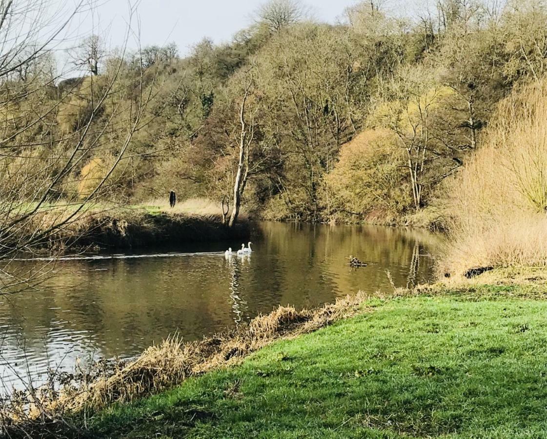 Avon Riverside Glamping Warwick  Exterior photo